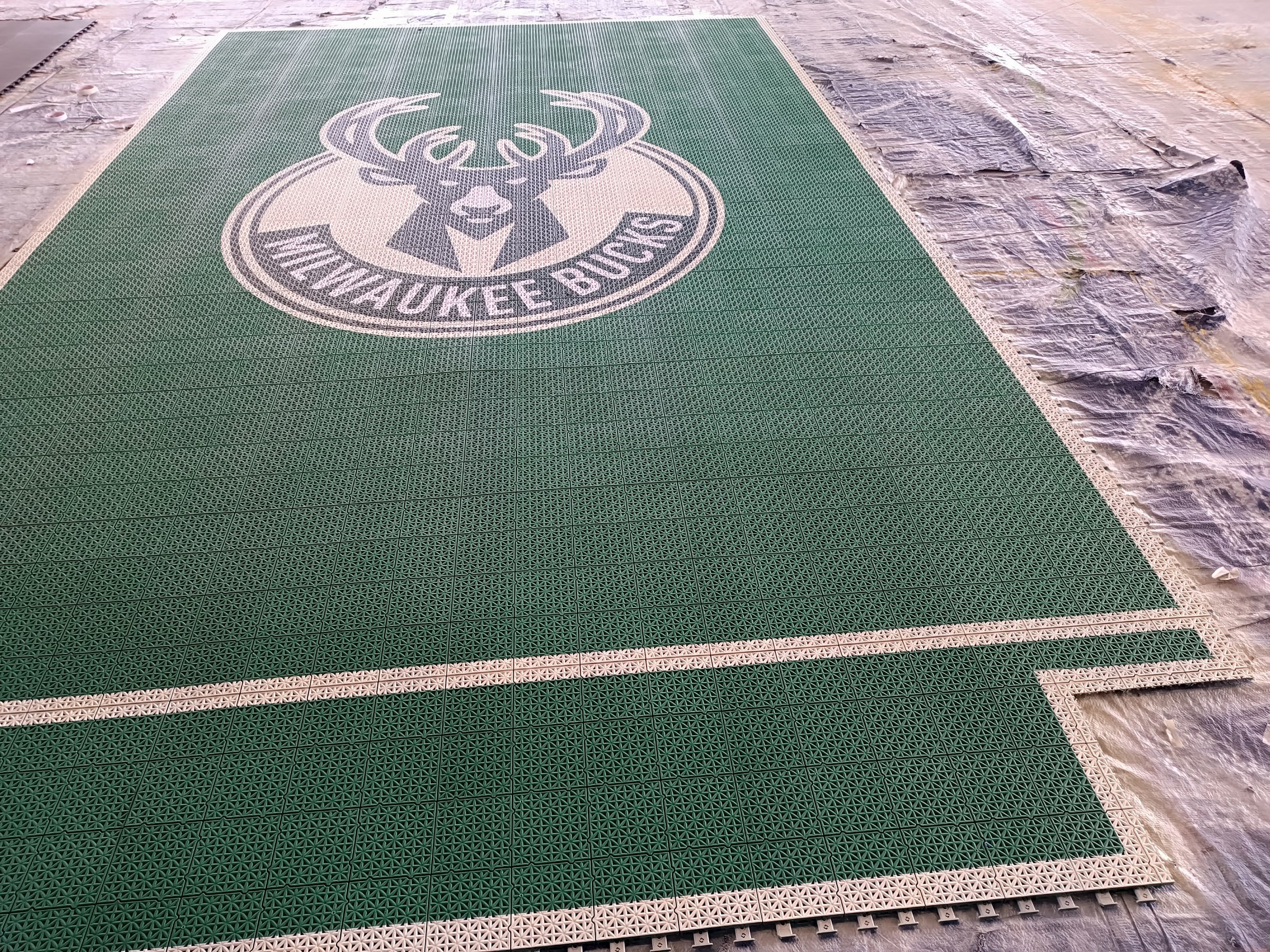 Milwaukee-inspired green and cream one-hoop Large Elite tile backyard basketball court, project photo 1