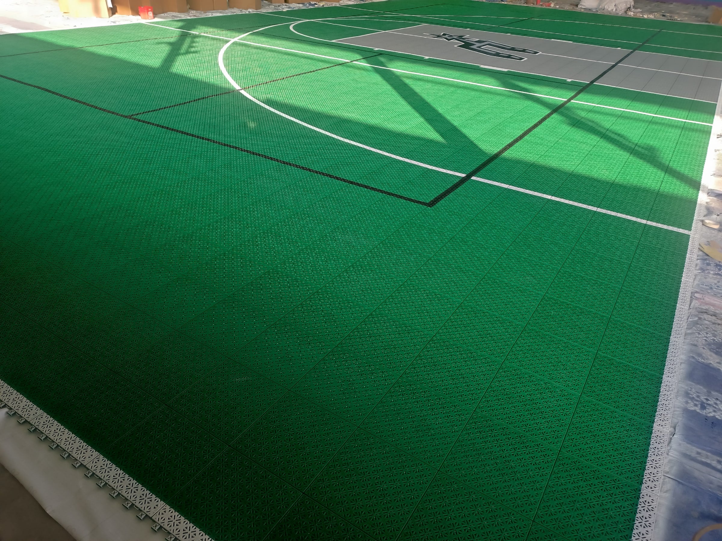 green and gray one-hoop Spurs basketball and pickleball Elastic tile backyard court, project photo 4